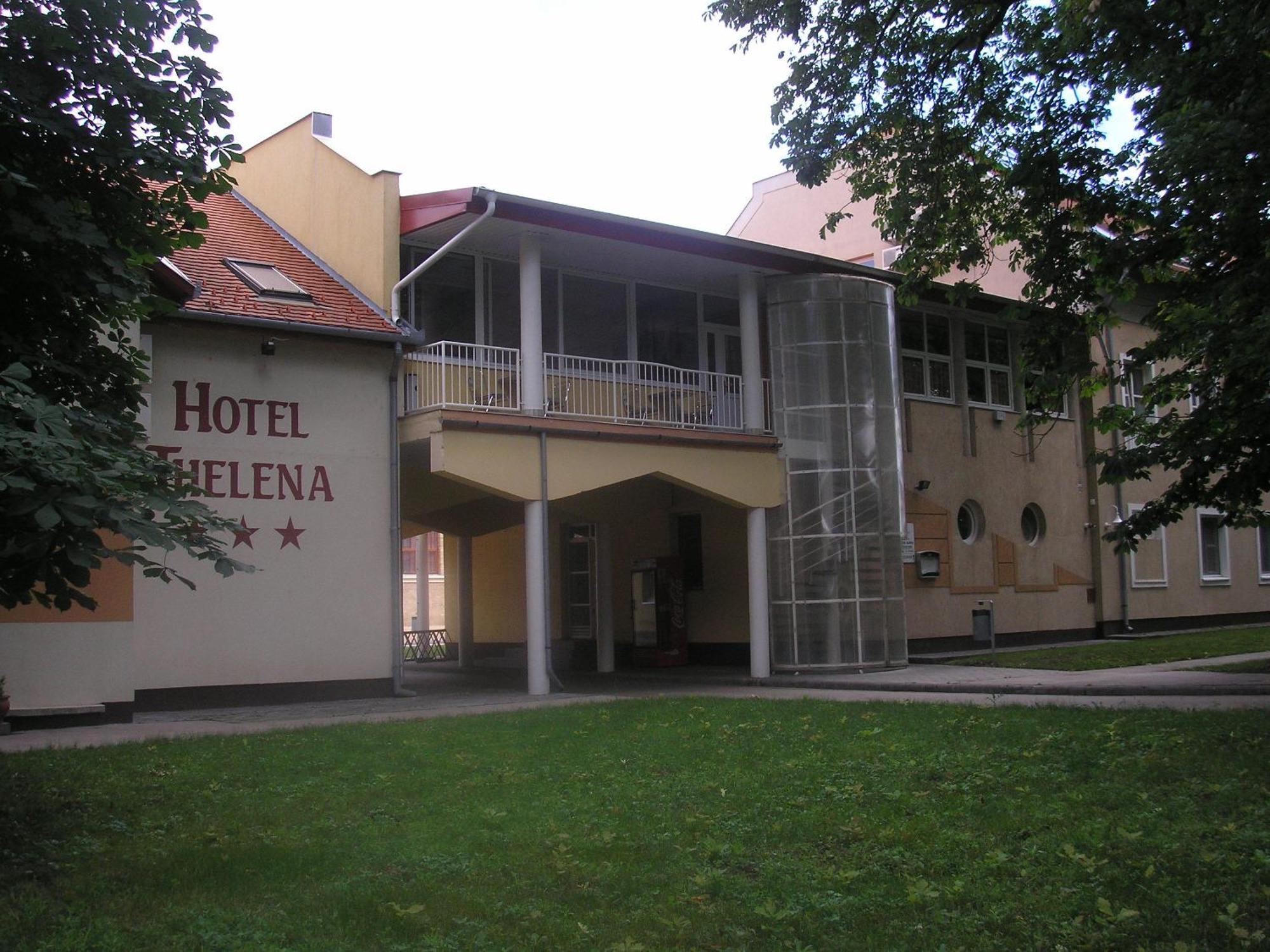 Hotel Thelena Tolna ภายนอก รูปภาพ